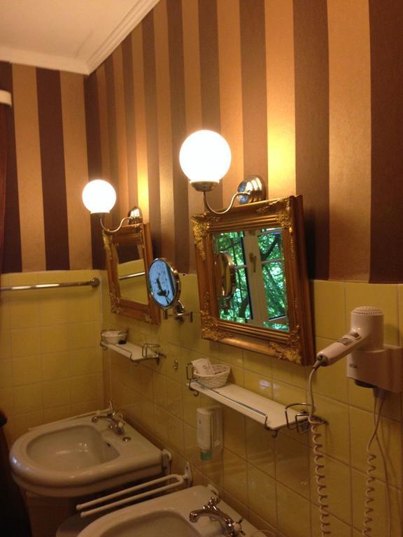 Hotel B&B Bredl In Der Villa Ballestrem Straubing Esterno foto