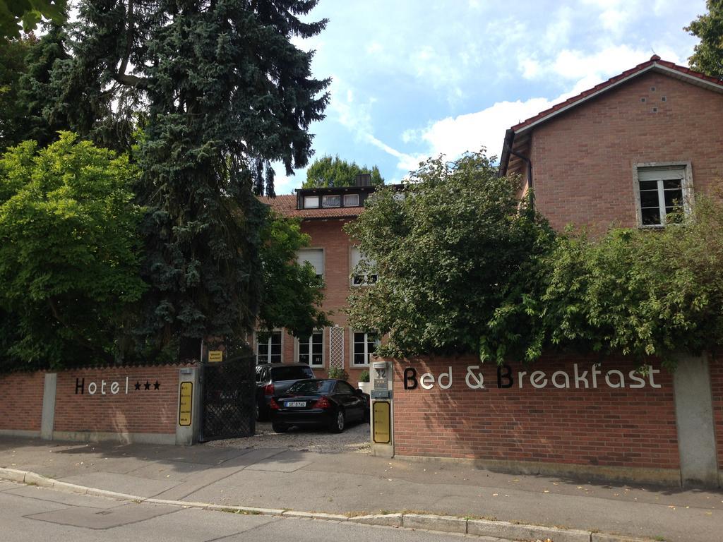Hotel B&B Bredl In Der Villa Ballestrem Straubing Esterno foto