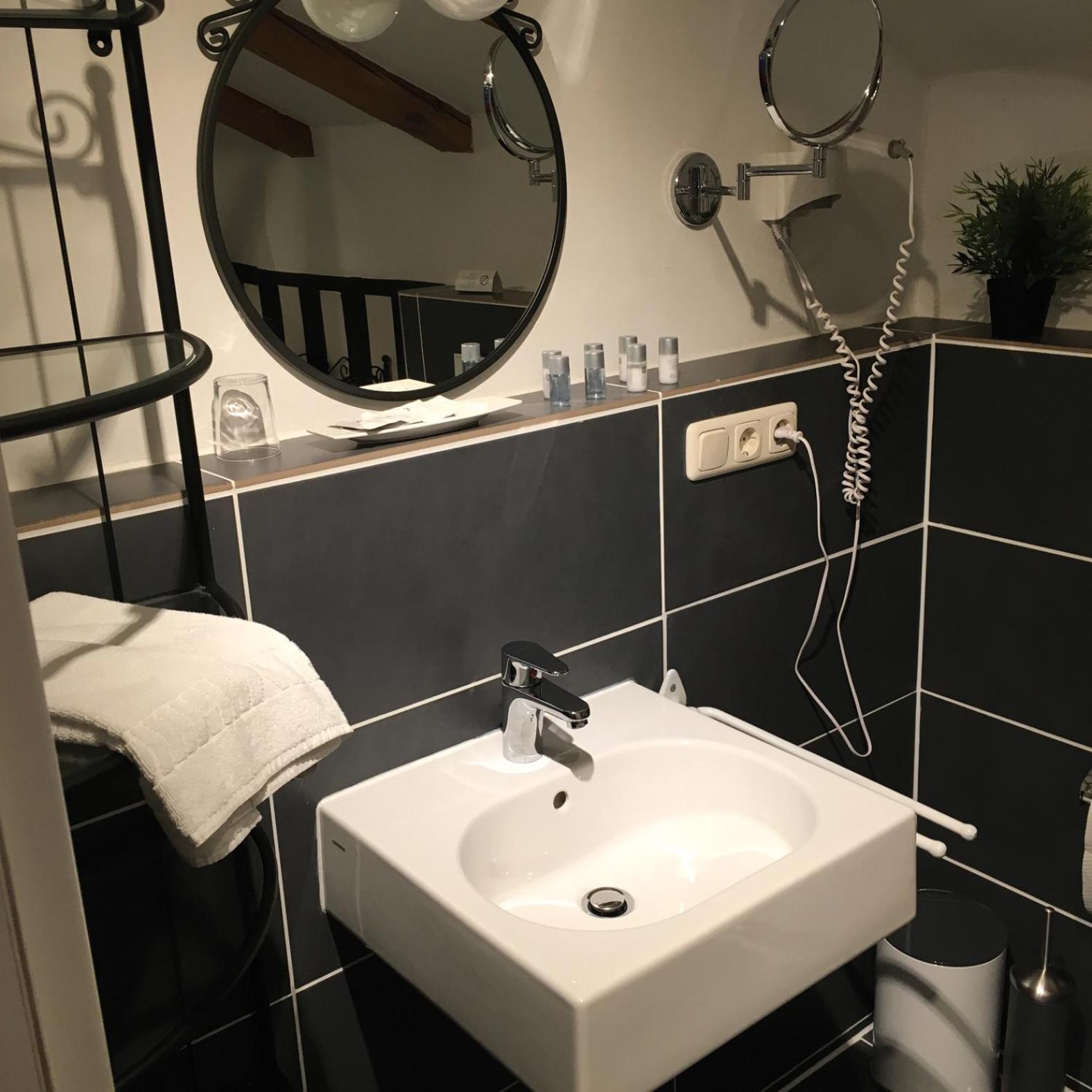 Hotel B&B Bredl In Der Villa Ballestrem Straubing Esterno foto